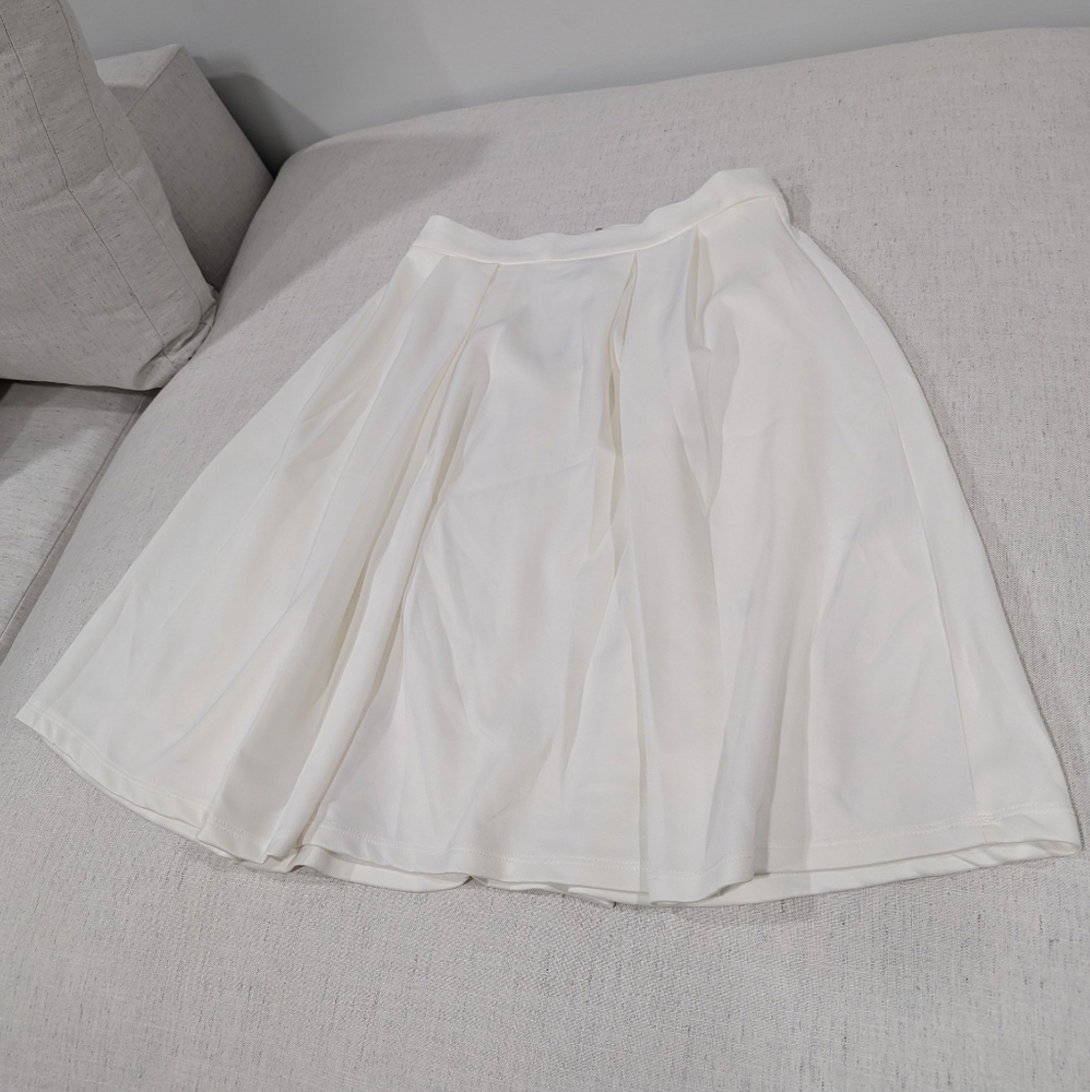 Potter's Pot Cream A-Line Pleated Skirt - L
